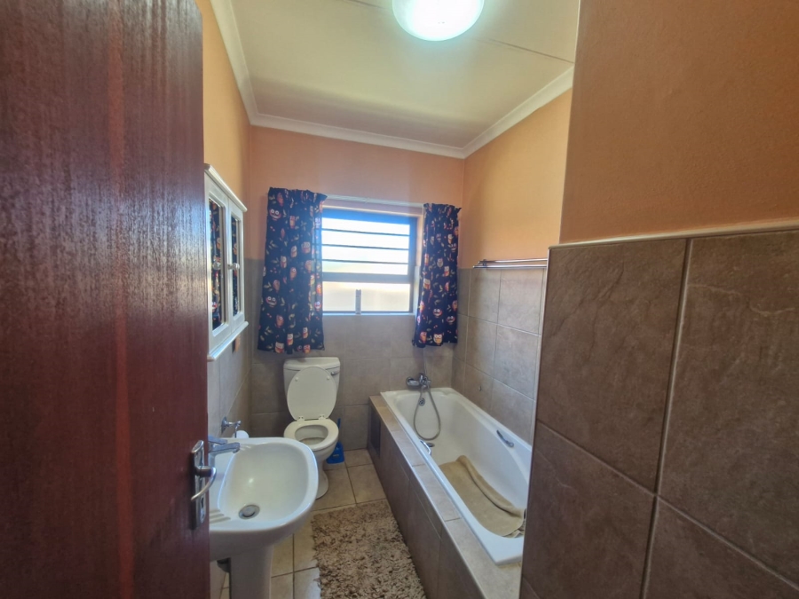 To Let 4 Bedroom Property for Rent in Kathu Northern Cape